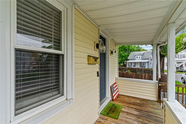 40 Glen Street, East Providence, RI 02915