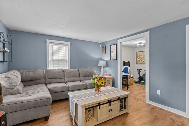 40 Glen Street, East Providence, RI 02915