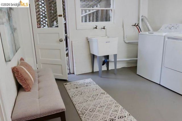 385 Vermont Ave, Berkeley, CA 94707