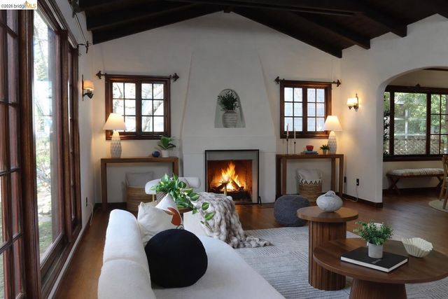 385 Vermont Ave, Berkeley, CA 94707