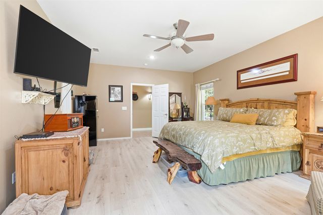 302 King Shore Boulevard, Scroggins, TX 75480
