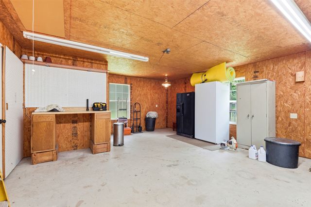 302 King Shore Boulevard, Scroggins, TX 75480