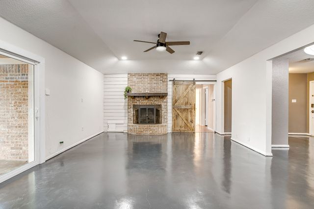 1114 Willowcreek Road, Cleburne, TX 76033