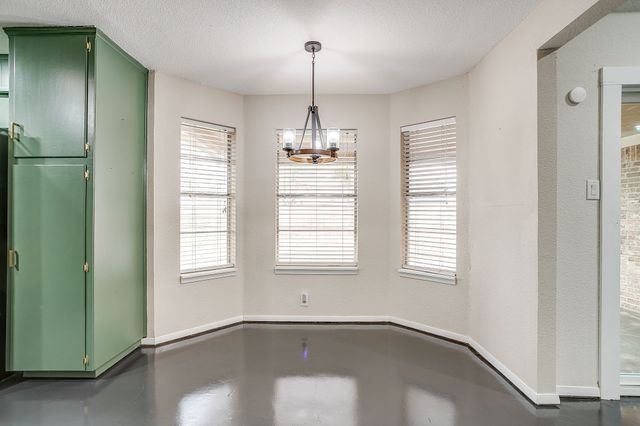 1114 Willowcreek Road, Cleburne, TX 76033