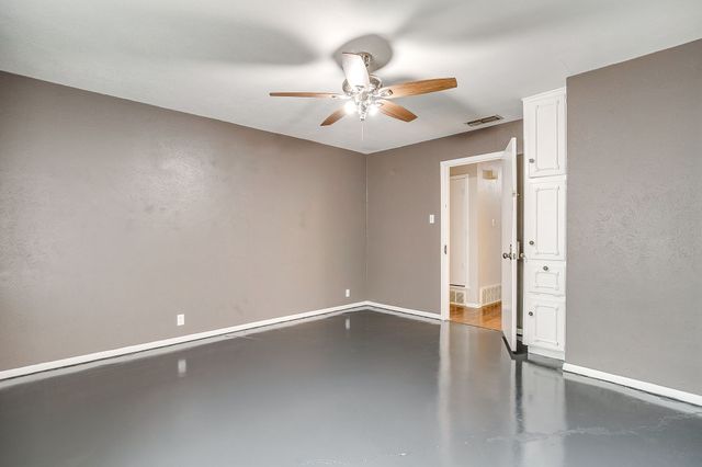 1114 Willowcreek Road, Cleburne, TX 76033