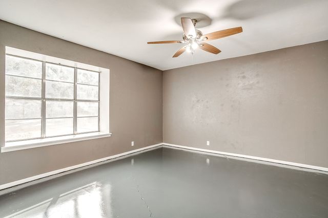 1114 Willowcreek Road, Cleburne, TX 76033