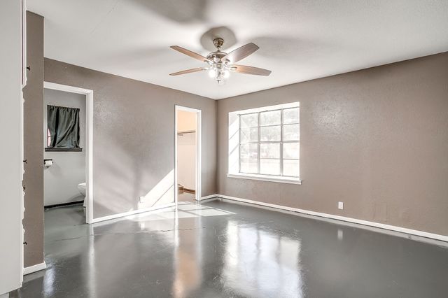 1114 Willowcreek Road, Cleburne, TX 76033