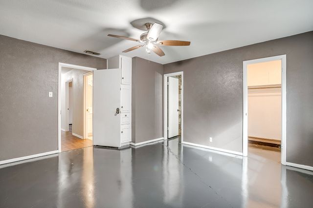 1114 Willowcreek Road, Cleburne, TX 76033