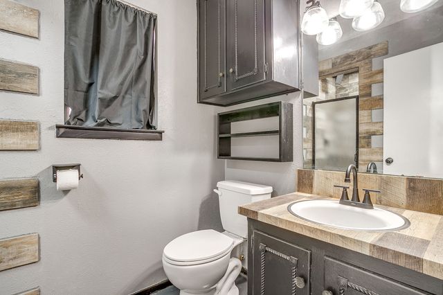 1114 Willowcreek Road, Cleburne, TX 76033