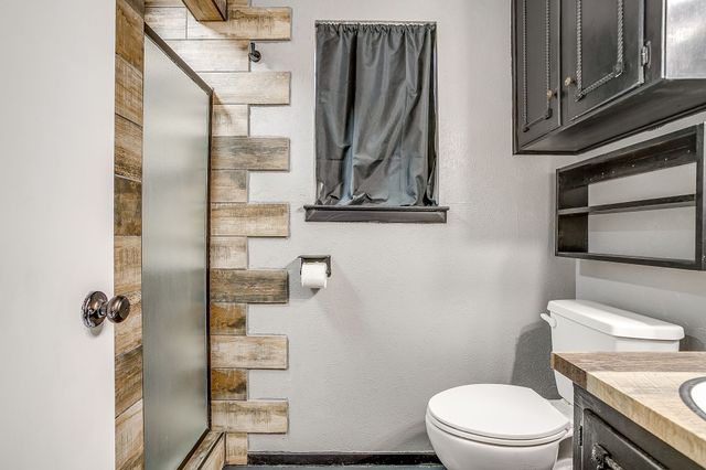 1114 Willowcreek Road, Cleburne, TX 76033