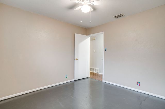 1114 Willowcreek Road, Cleburne, TX 76033