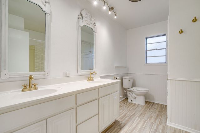 1114 Willowcreek Road, Cleburne, TX 76033