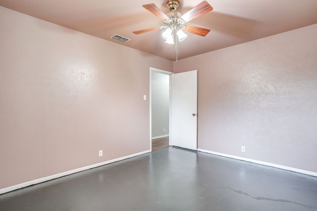 1114 Willowcreek Road, Cleburne, TX 76033