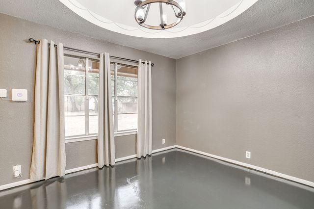 1114 Willowcreek Road, Cleburne, TX 76033