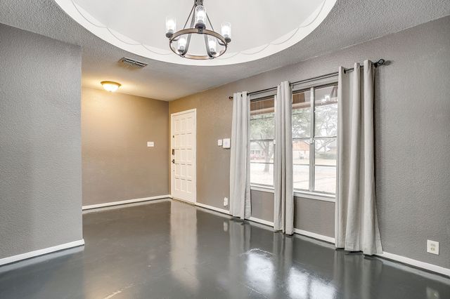 1114 Willowcreek Road, Cleburne, TX 76033