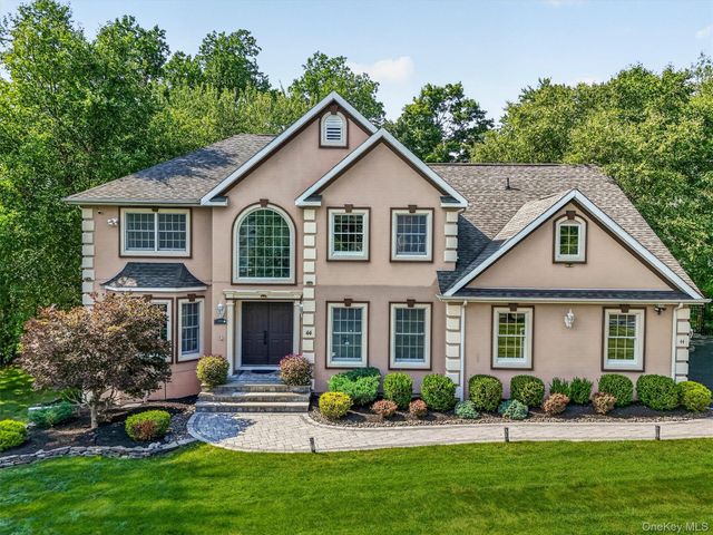 44 Greenwich Avenue, Central Valley, NY 10917
