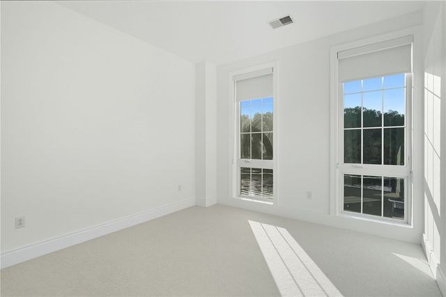 1 1st Street 413, Oakmont, PA 15139