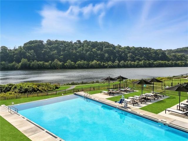 1 1st Street 413, Oakmont, PA 15139