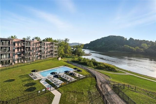 1 1st Street 413, Oakmont, PA 15139