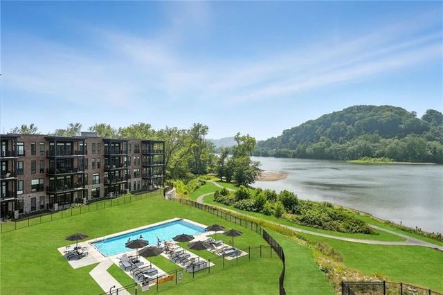 1 1st Street 413, Oakmont, PA 15139