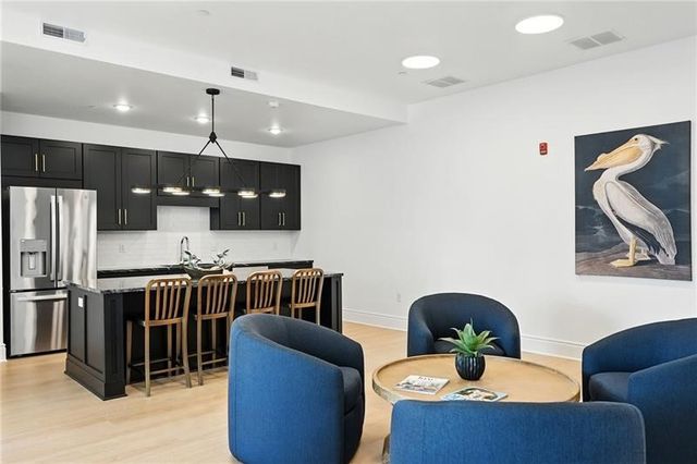 1 1st Street 413, Oakmont, PA 15139