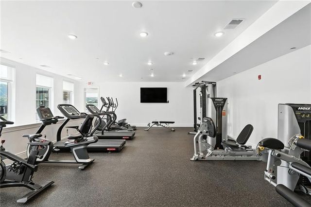 1 1st Street 413, Oakmont, PA 15139