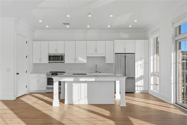 1 1st Street 413, Oakmont, PA 15139
