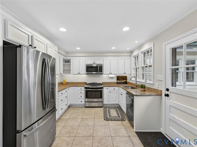 411 Lakewood Dr, Henrico, VA 23229