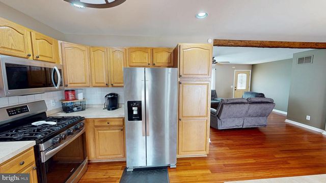 141 LINCOLN DR, Pennsville, NJ 08070