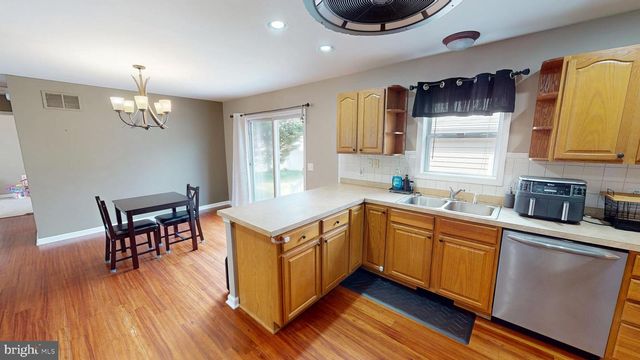 141 LINCOLN DR, Pennsville, NJ 08070