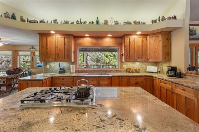 11790 Lowhills Rd, Nevada City, CA 95959