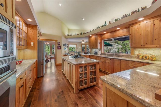 11790 Lowhills Rd, Nevada City, CA 95959