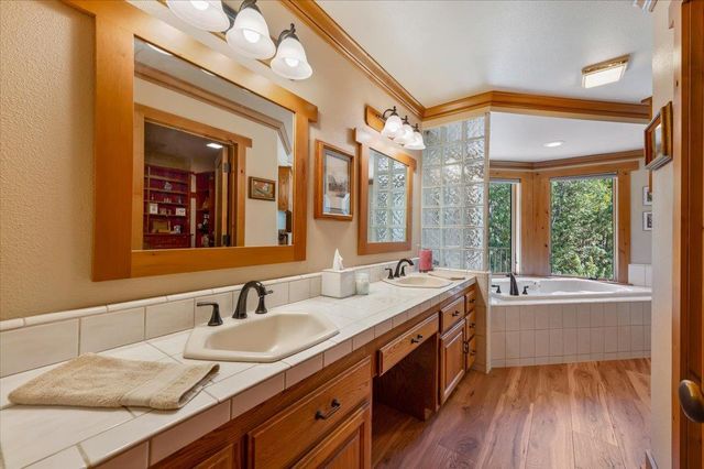 11790 Lowhills Rd, Nevada City, CA 95959