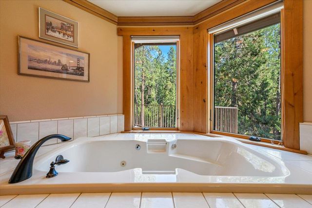 11790 Lowhills Rd, Nevada City, CA 95959