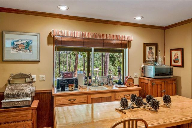 11790 Lowhills Rd, Nevada City, CA 95959