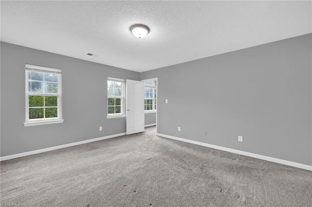 911 New Hampshire Drive, Jamestown, NC 27282
