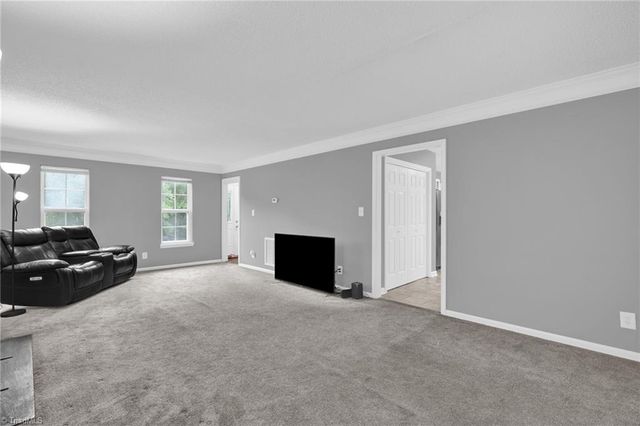 911 New Hampshire Drive, Jamestown, NC 27282