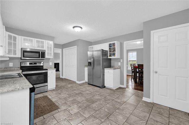 911 New Hampshire Drive, Jamestown, NC 27282