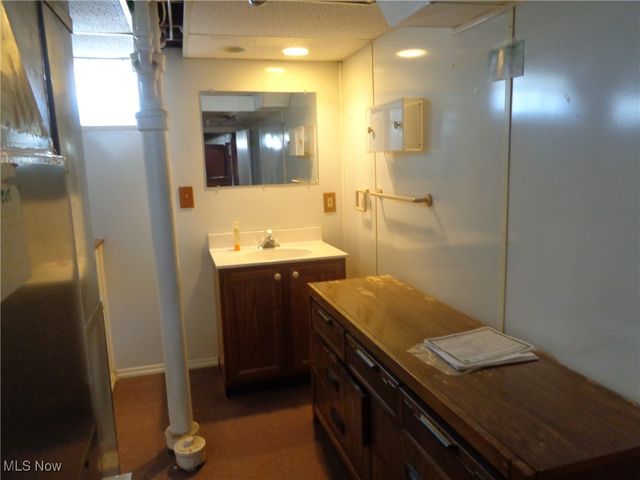 7588 Sleepy Hollow Drive, Parma, OH 44130