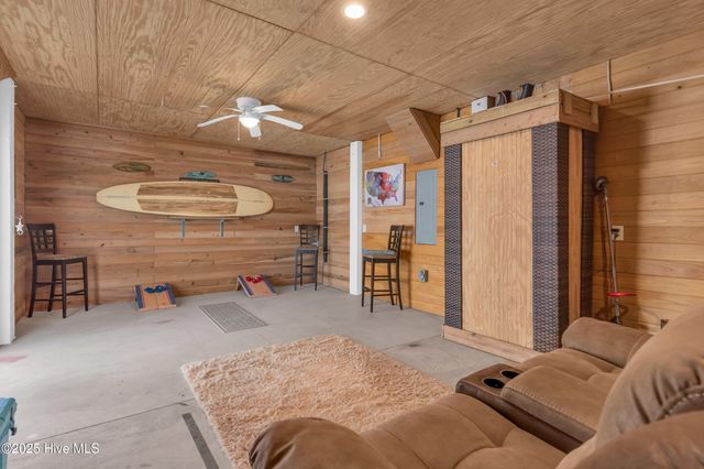 405 Ivy Lane, Carolina Beach, NC 28428