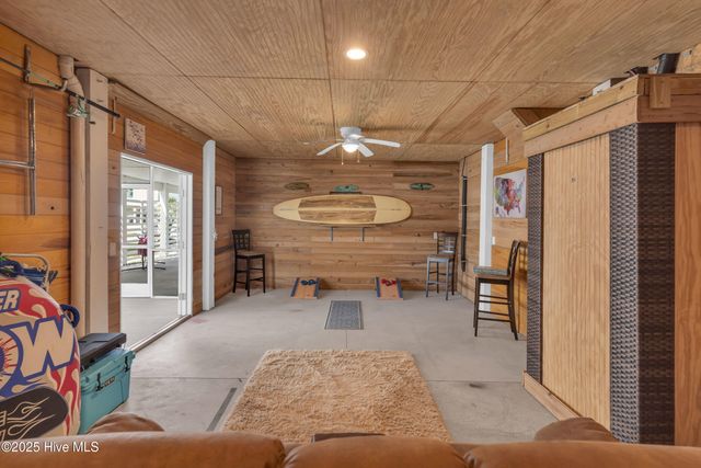 405 Ivy Lane, Carolina Beach, NC 28428