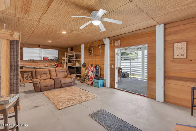 405 Ivy Lane, Carolina Beach, NC 28428