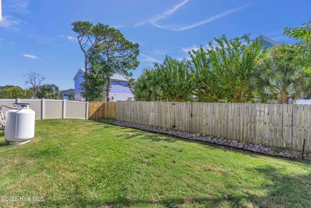 405 Ivy Lane, Carolina Beach, NC 28428
