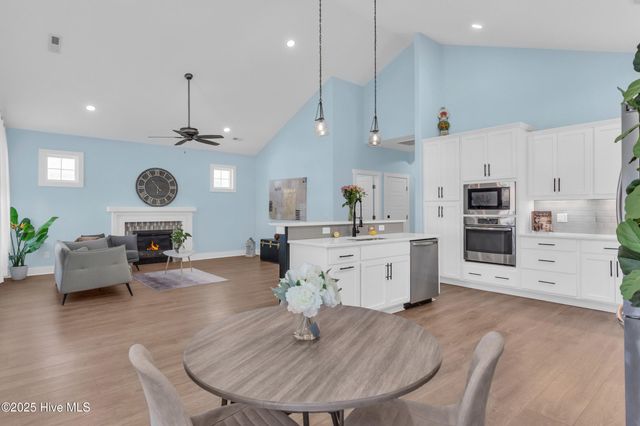 405 Ivy Lane, Carolina Beach, NC 28428