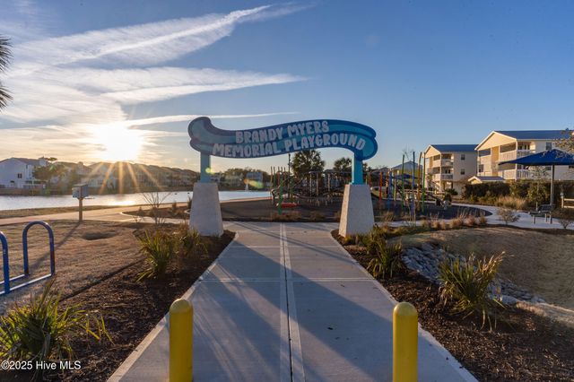 405 Ivy Lane, Carolina Beach, NC 28428