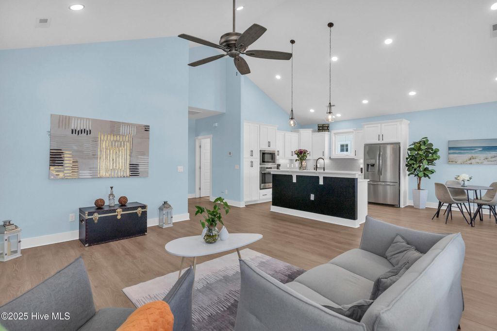 405 Ivy Lane, Carolina Beach, NC 28428