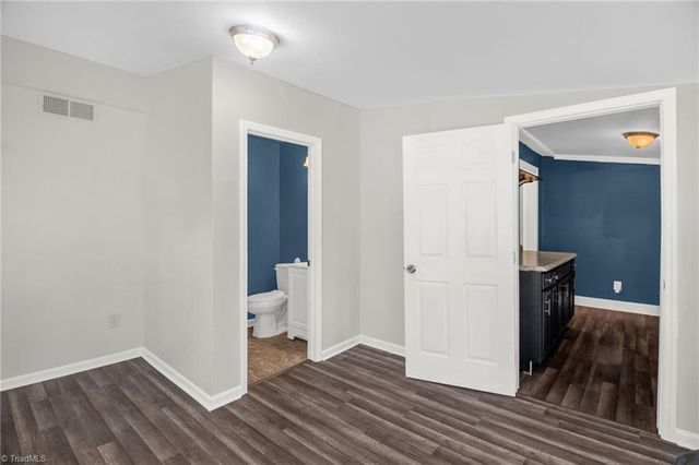 2805 kentwood Street, Greensboro, NC 27405