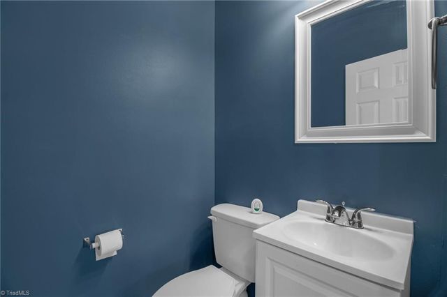 2805 kentwood Street, Greensboro, NC 27405