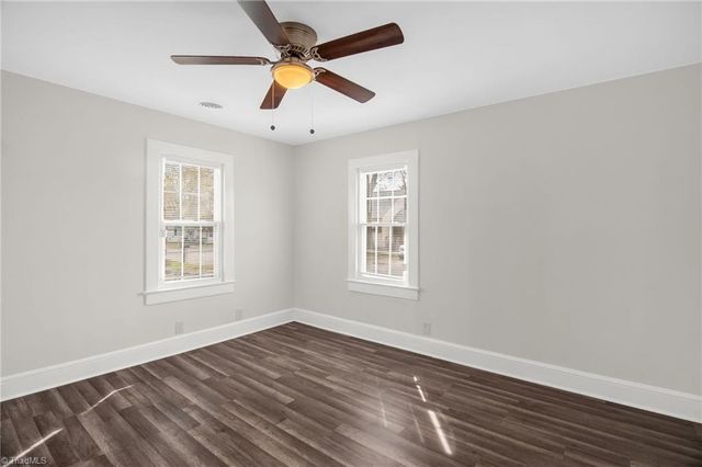 2805 kentwood Street, Greensboro, NC 27405