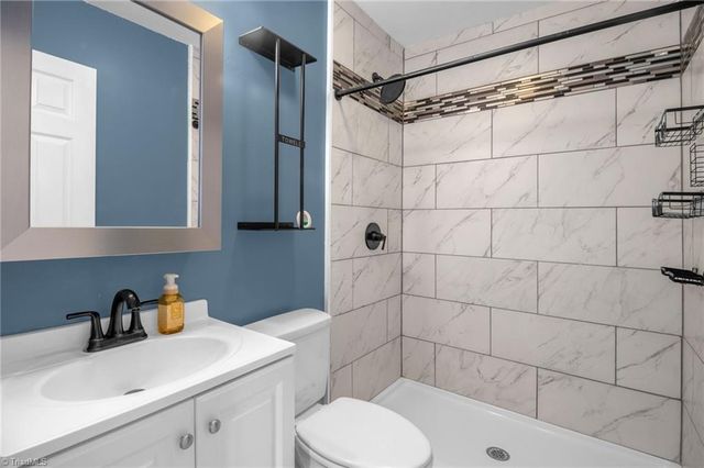 2805 kentwood Street, Greensboro, NC 27405